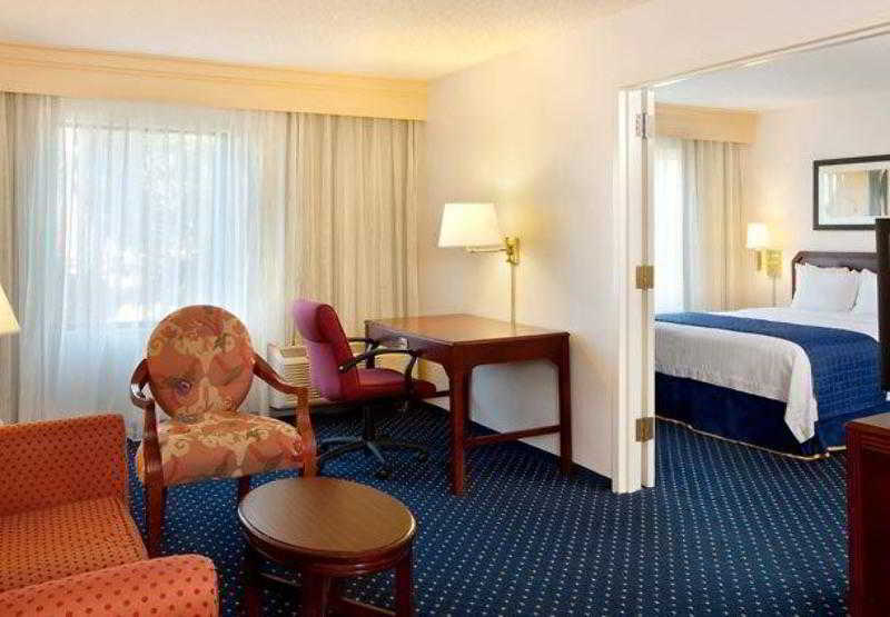 Courtyard By Marriott Houston Hobby Airport Hotel Ruang foto