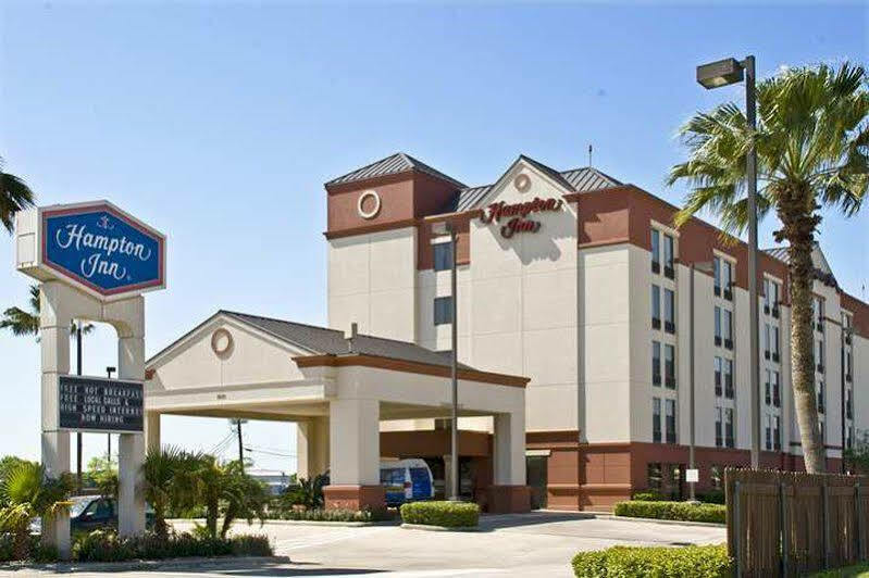 Courtyard By Marriott Houston Hobby Airport Hotel Bagian luar foto